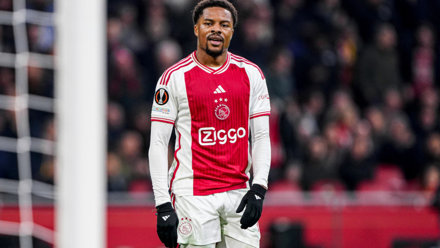 Τσούμπα Άκπομ: Απομακρύνθηκε από τον Άγιαξ με... μήνυμα από το WhatsApp