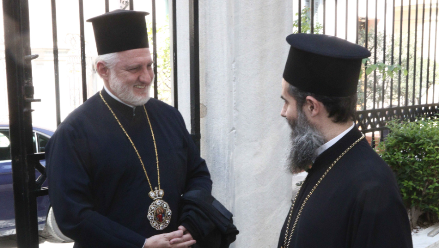 Αφήνει ανοιχτό το ενδεχόμενο να τελεί βαφτίσεις παιδιών ΛΟΑΤΚΙ οικογενειών ο Ελπιδοφόρος