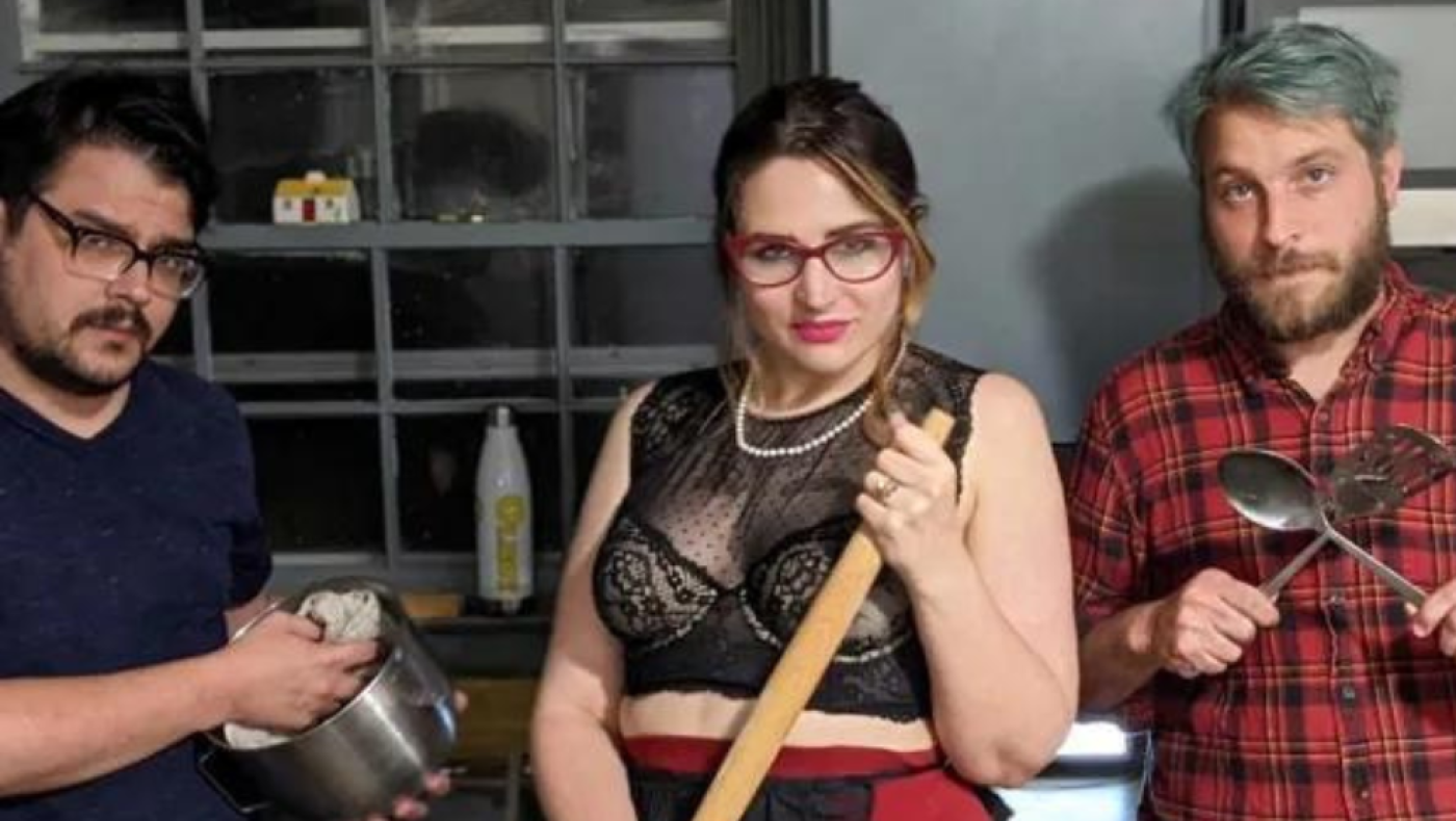 Ζευγάρι, ο εραστής της συζύγου και τα παιδιά μένουν στο ίδιο σπίτι