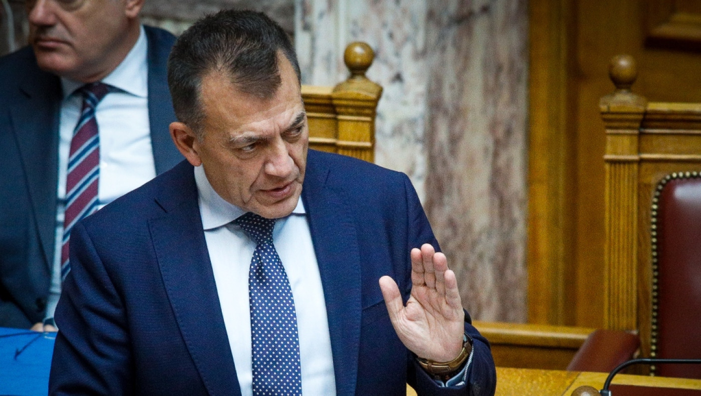 LIVE STREAMING: Η ενημέρωση Βρούτση για την είσοδο στα γήπεδα από 9 Απριλίου