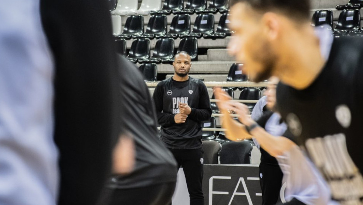 Ο Ουίλιαμς φόρεσε τα ασπρόμαυρα και είδε την προπόνηση του ΠΑΟΚ