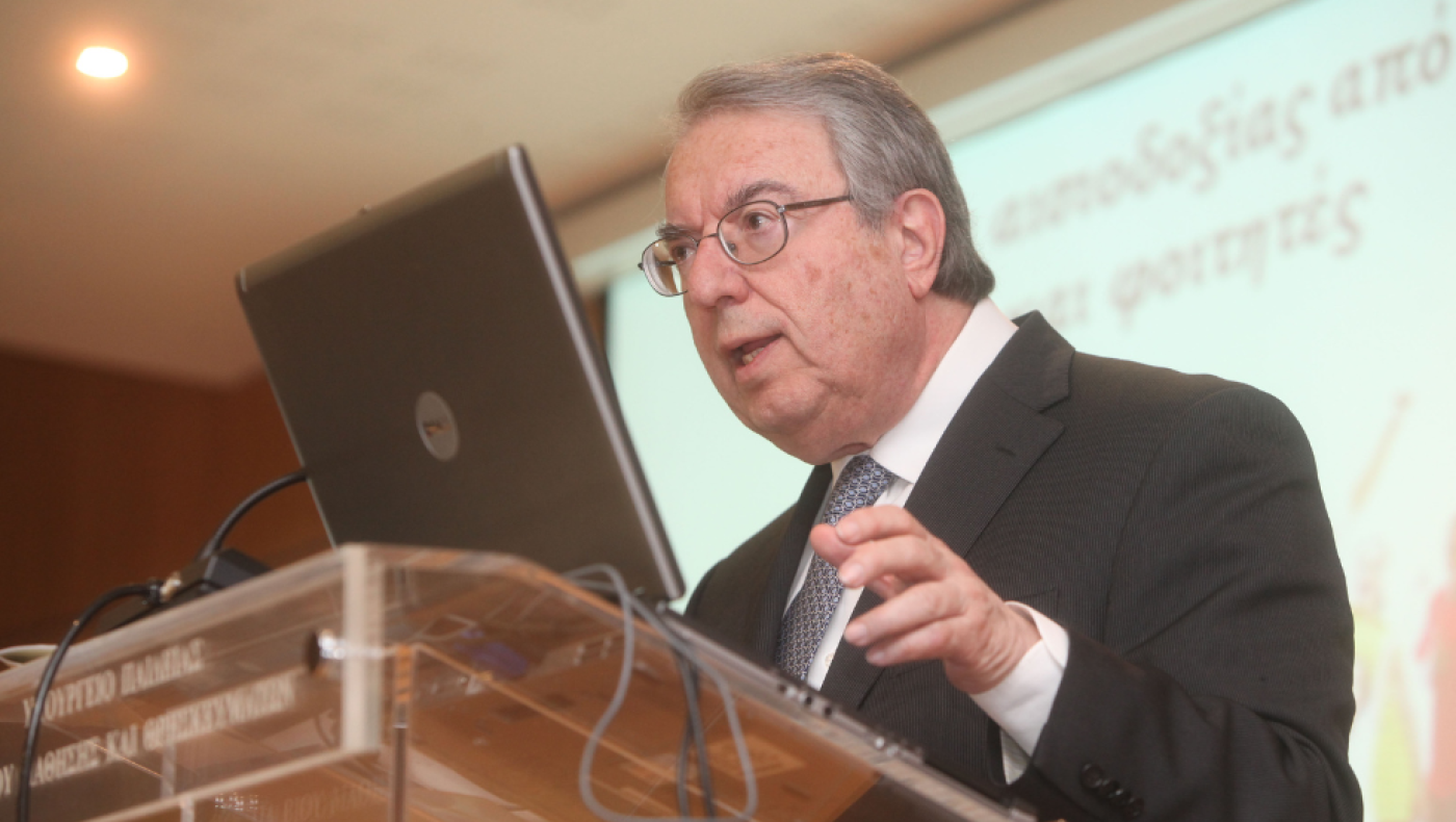 Μπαμπινιώτης: «Απάνθρωπες οι πανελλήνιες – Προτείνω εισαγωγή στα πανεπιστήμια με το απολυτήριο Λυκείου»