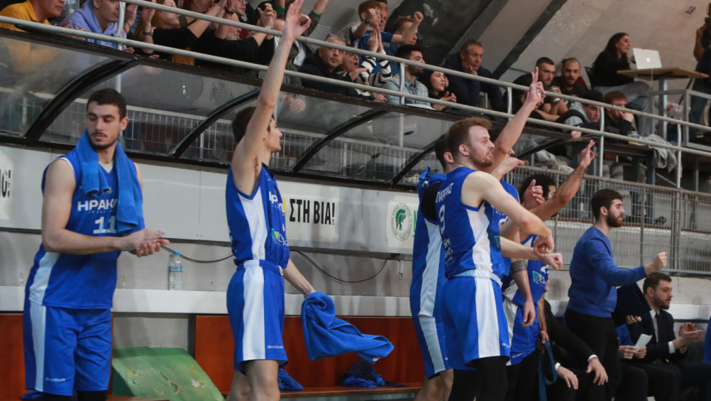 Υποδοχή με πυρσούς στον μπασκετικό Ηρακλή