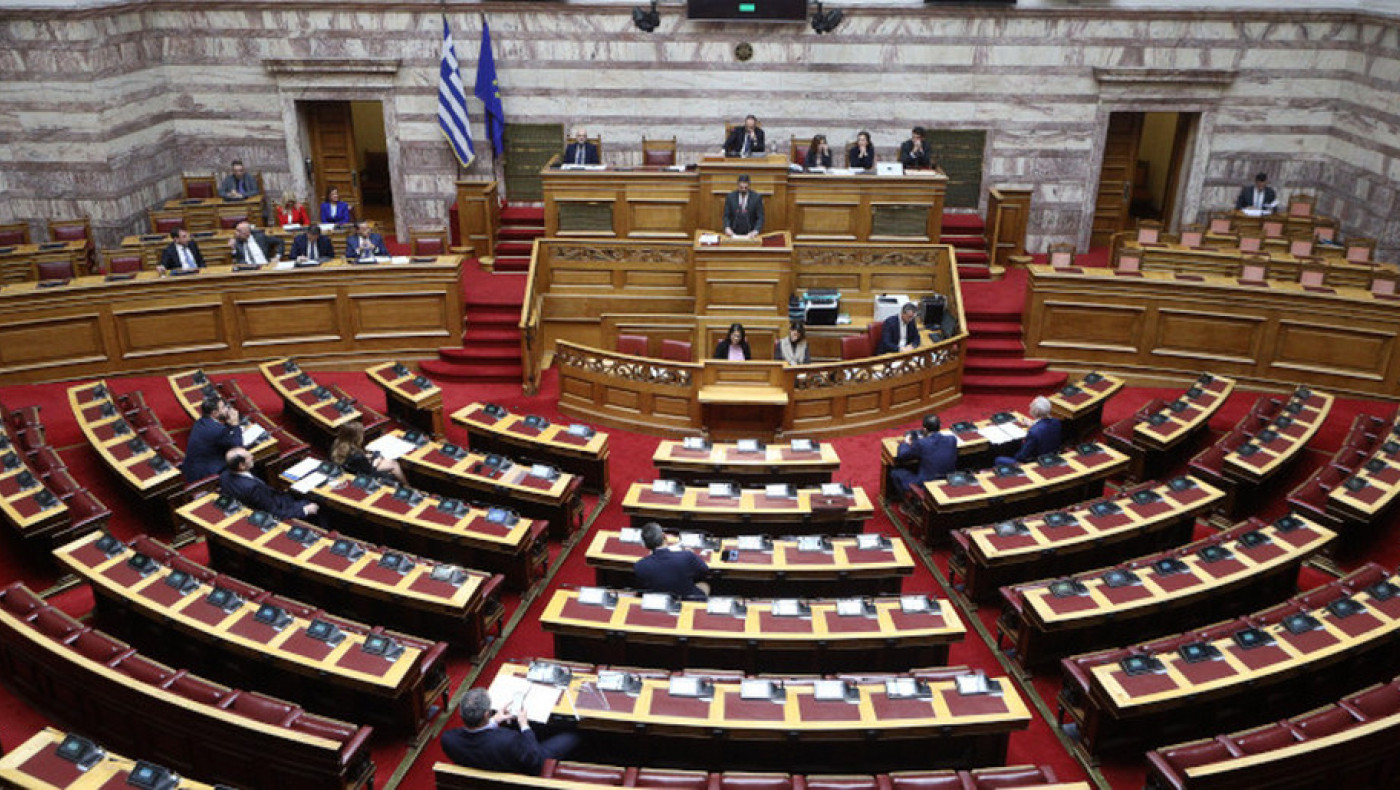 Μετρούν τα «Όχι» για τα ομόφυλα ζευγάρια: Αυτοί είναι οι βουλευτές που θα καταψηφίσουν ή θα απέχουν