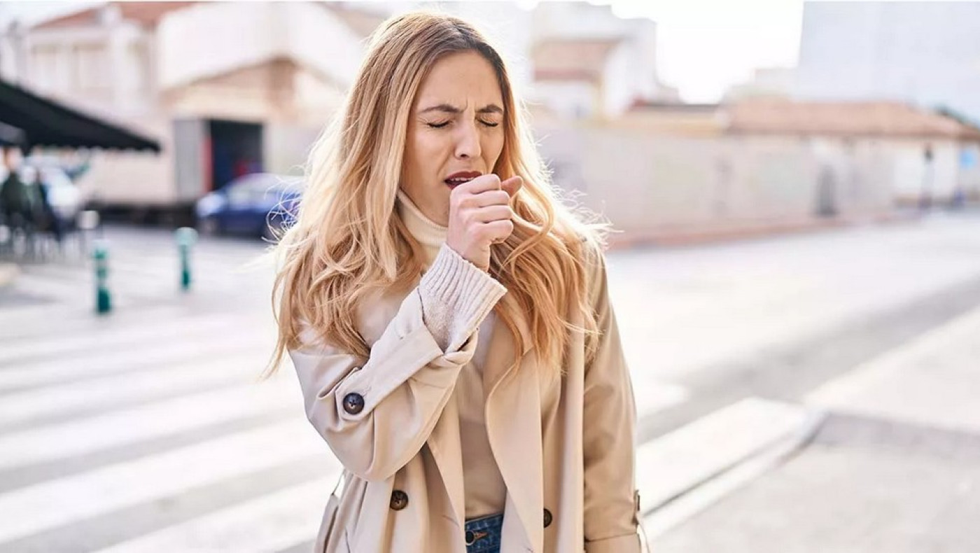 Βήχας: Πόσες εβδομάδες διαρκεί και πότε να ανησυχήσουμε