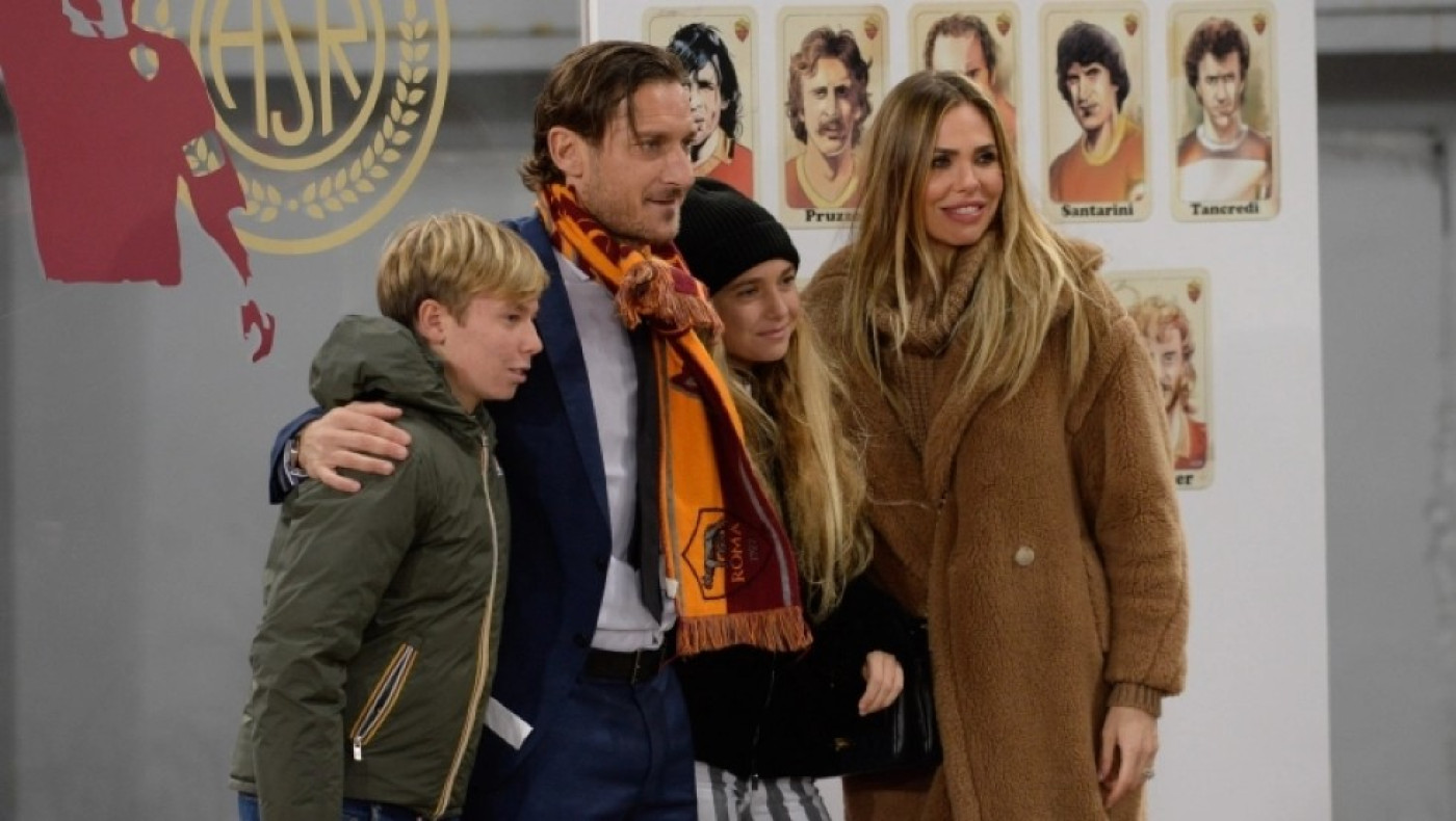 Τότι: Η πρώην σύζυγός του τον κατηγορεί πως... καίει τα λεφτά του στον τζόγο και καθυστερεί τη διατροφή