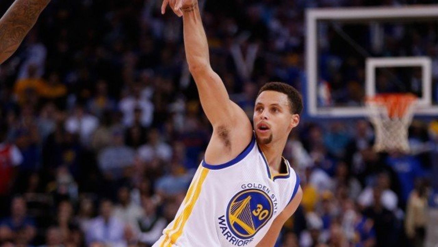 Στην κορυφή του TOP 10 το τρίποντο του Κάρι από το κέντρο! (video)