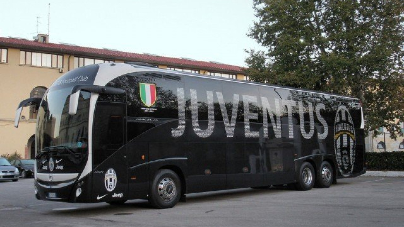 ΣΟΚ: Πέταξαν αυτοσχέδια βόμβα στο λεωφορείο της Γιουβέντους