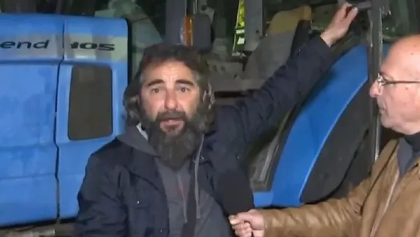 Ξέσπασε αγρότης: «Παράτησαν τα τρακτέρ και πήγαν τις βόλτες τους»