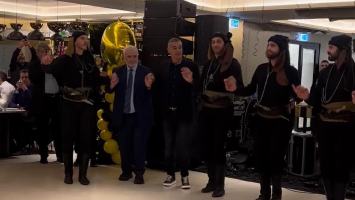 Ο ποντιακός χορός του Μελισσανίδη στη γιορτή των παλαίμαχων της ΑΕΚ