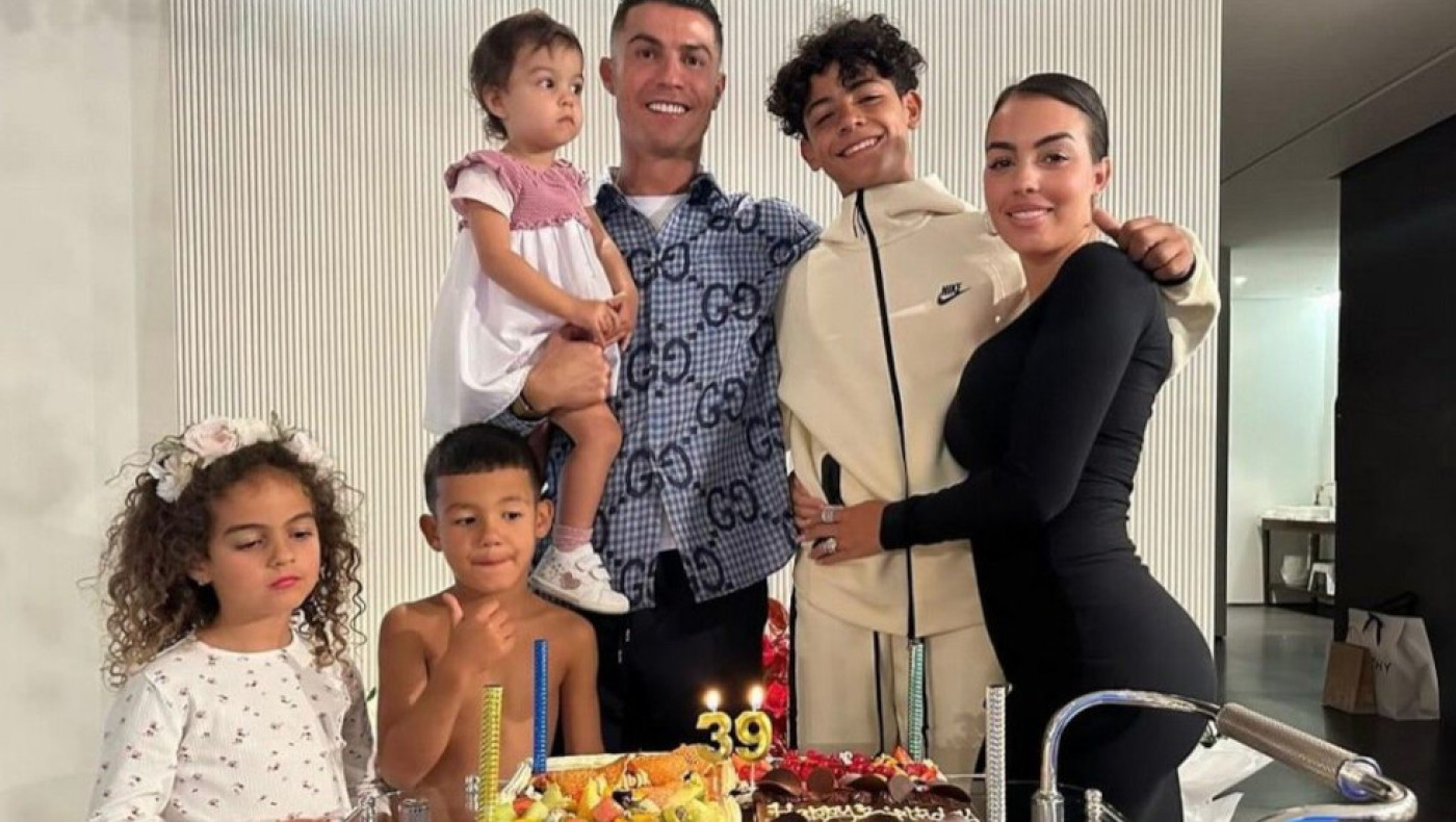 Έξω φρενών η Χεορχίνα με ιρανική εφημερίδα που... έσβησε τις καμπύλες της