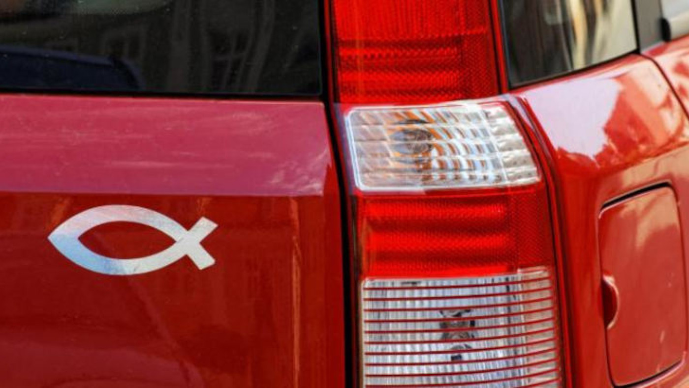 Τι είναι το σύμβολο του ψαριού που τοποθετούν οδηγοί στα αυτοκίνητά τους