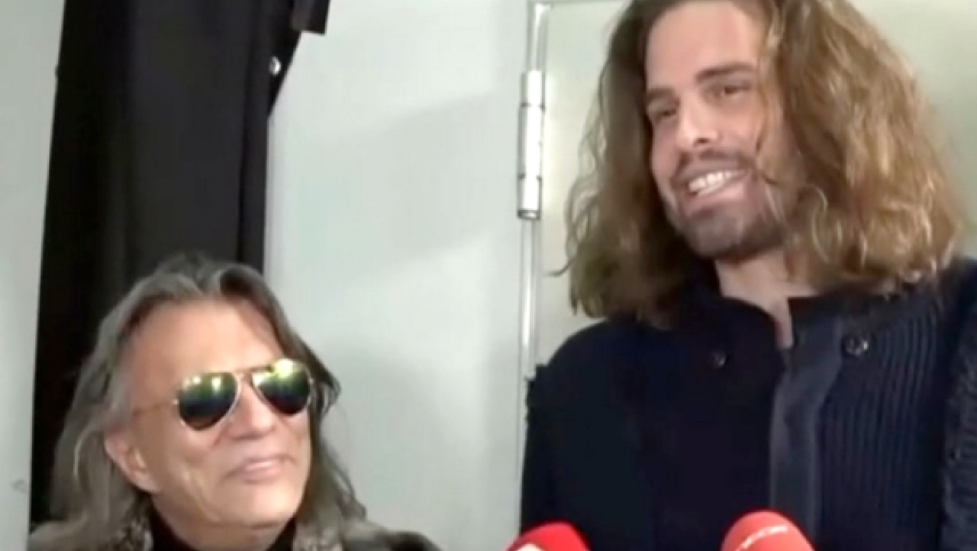 Ψινάκης – Μπόγρης σε επικό διάλογο με στίχους από… Κοκκίνου