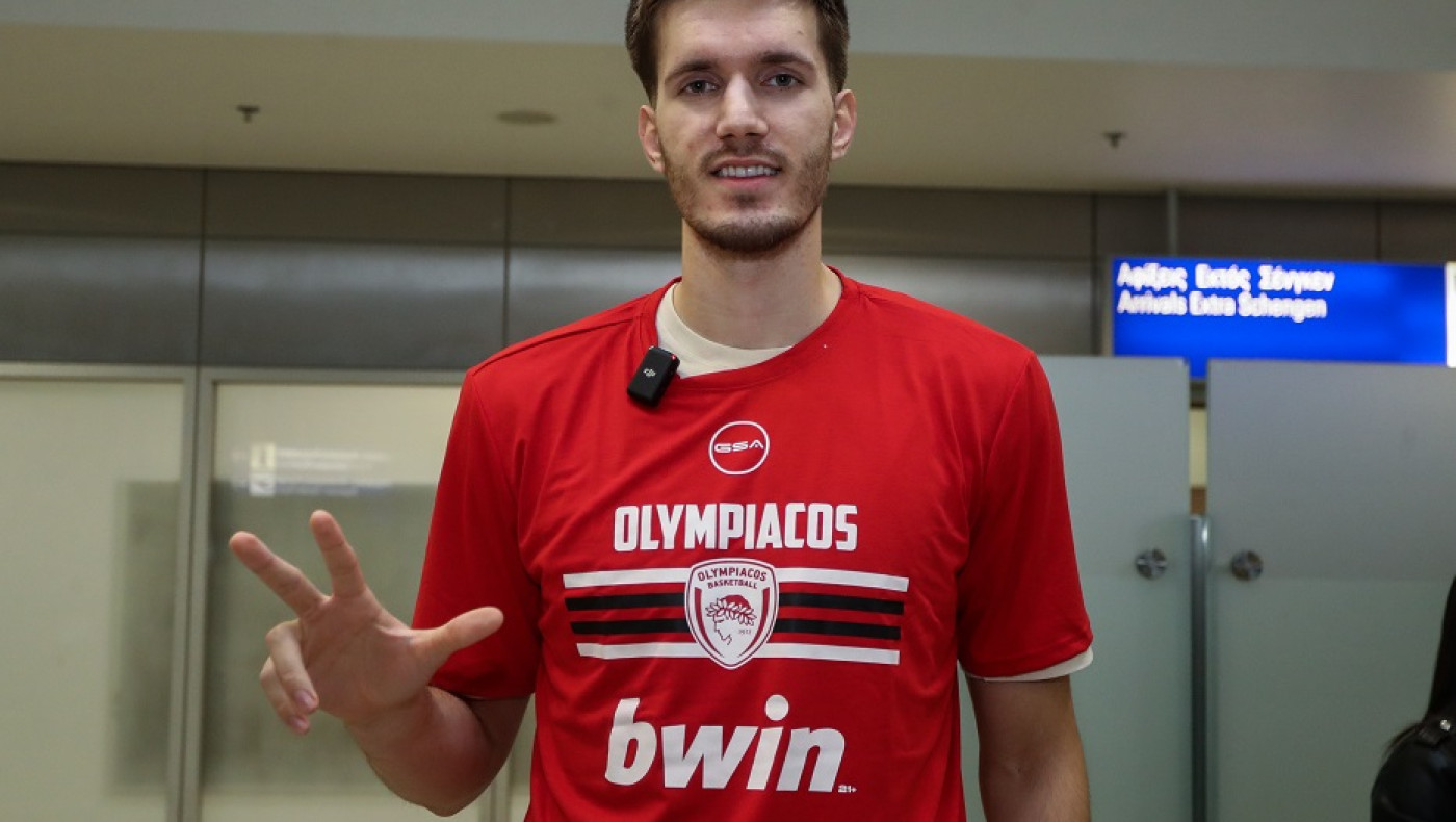 Πρόεδρος Ερυθρού Αστέρα: «Δεν ήταν δικό μας λάθος που ο Πετρούσεφ πήγε στον Ολυμπιακό»