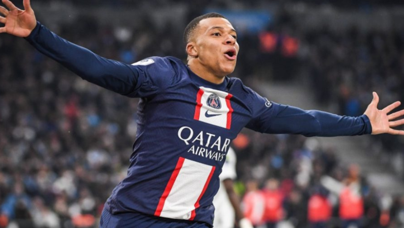 Σταυρώνει χέρια και βγάζει λεφτά ο Εμπαπέ: Έχει πατεντάρει τον πανηγυρισμό και δύο φράσεις του