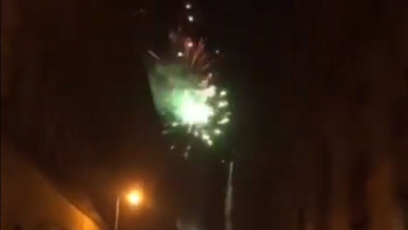 Οπαδοί της Φερεντσβάρος πέταξαν πυροτεχνήματα έξω από το ξενοδοχείο του Ολυμπιακού