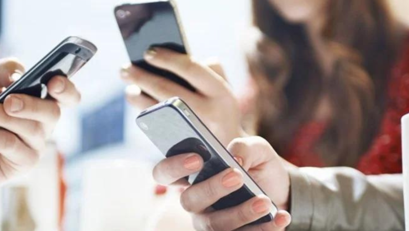 Έτσι διαλέγουν πάροχο κινητής τηλεφωνίας οι νέοι- Τα δύο βασικά κριτήρια