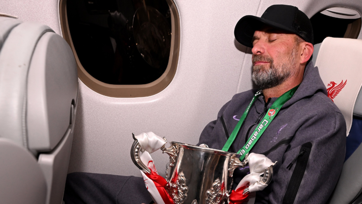 Λίβερπουλ: Ο Κλοπ κοιμήθηκε εν πτήσει με την κούπα του Λιγκ Καπ