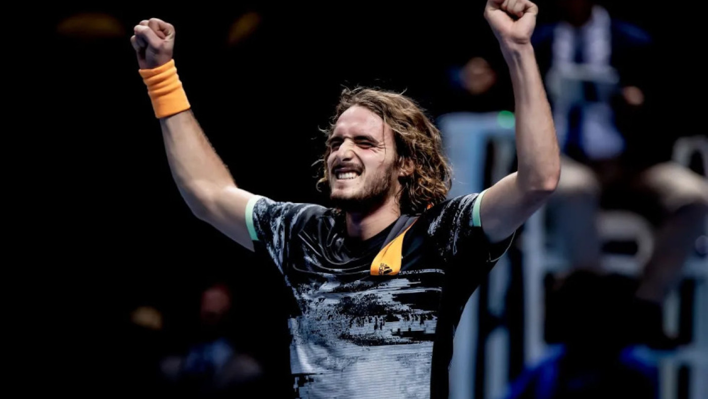 Πρόκριση στα προημιτελικά για Τσιτσιπά