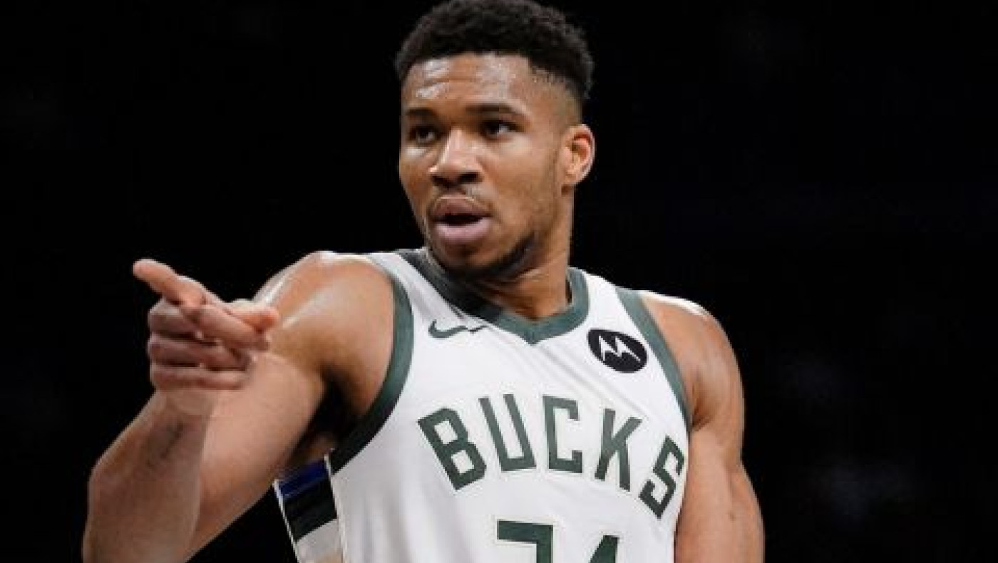 Τα δώρα και η συμβουλή του Γιάννη Αντετοκούνμπο σε δύο αδερφάκια