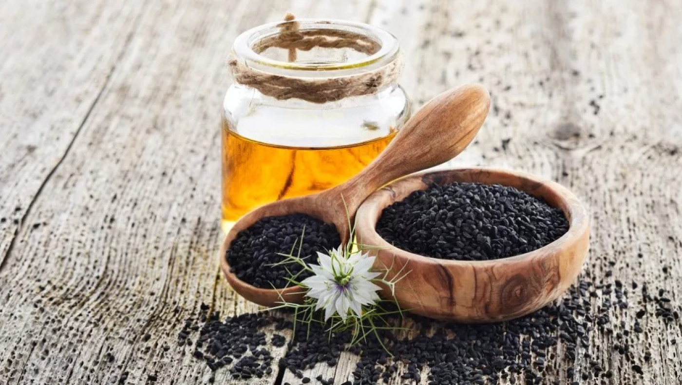 Μαύρο κύμινο: Το θεραπευτικό φυτό που μειώνει την κακή χοληστερόλη και τα τριγλυκερίδια