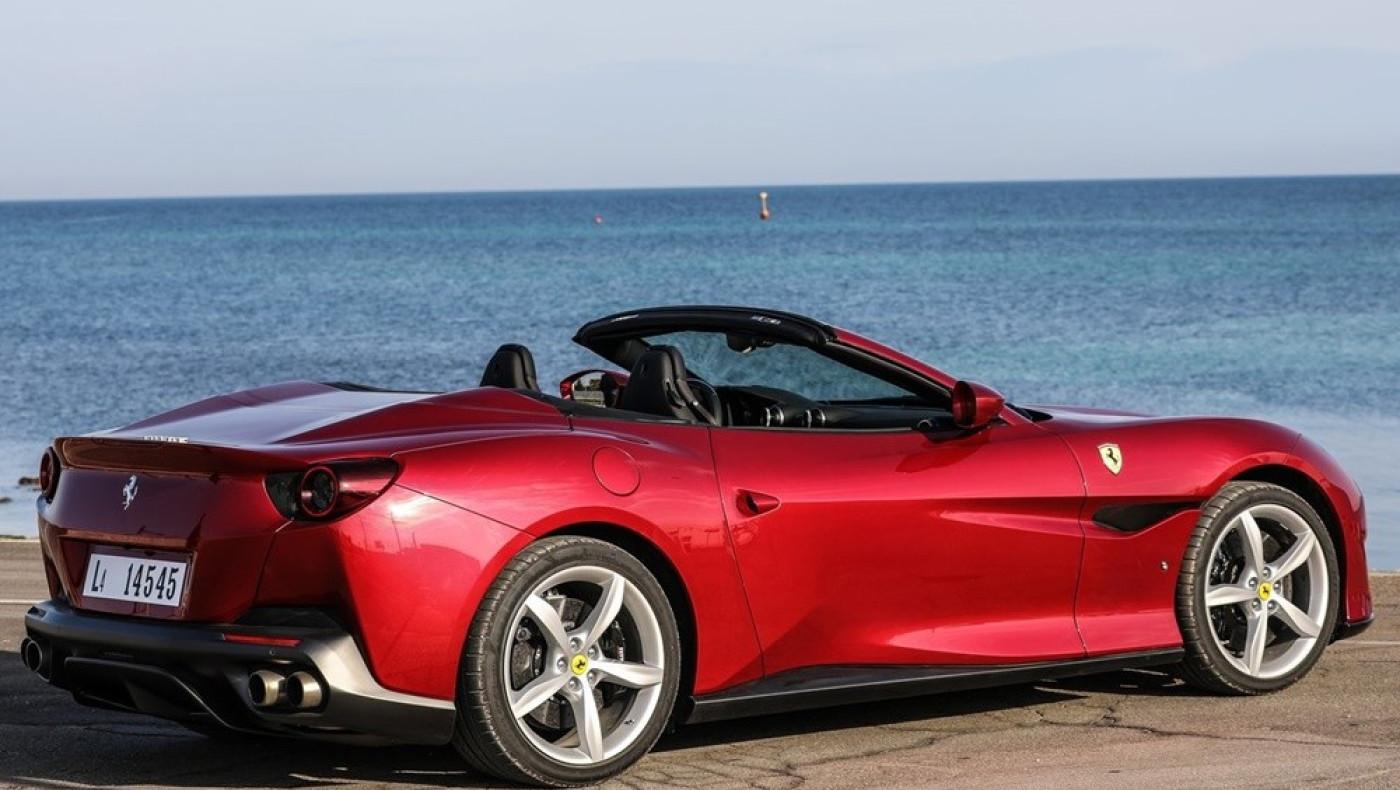 Τα απίστευτα αυτοκίνητα του Γιώργου Τράγκα που πουλάει η γυναίκα του