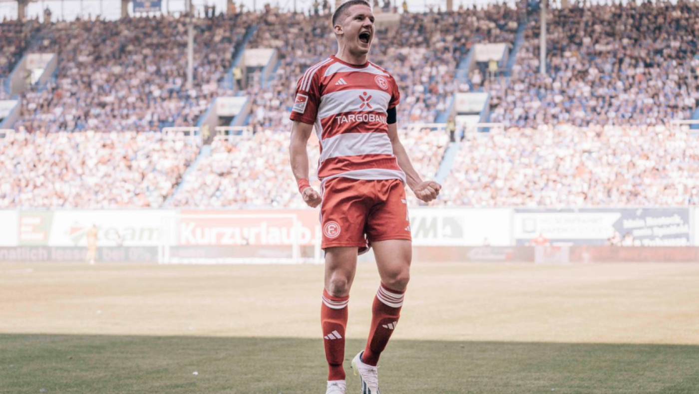 Κάνει πλάκα και σπάει όλα τα ρεκόρ ο Τζόλης με δύο γκολ σε οκτώ λεπτά