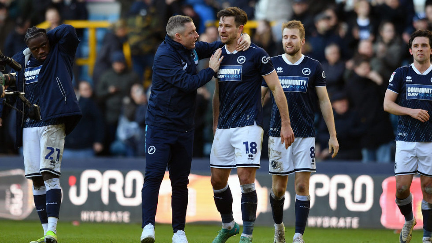 «Στο ένα Metro»: Είναι στα… μέλια η Μίλγουολ