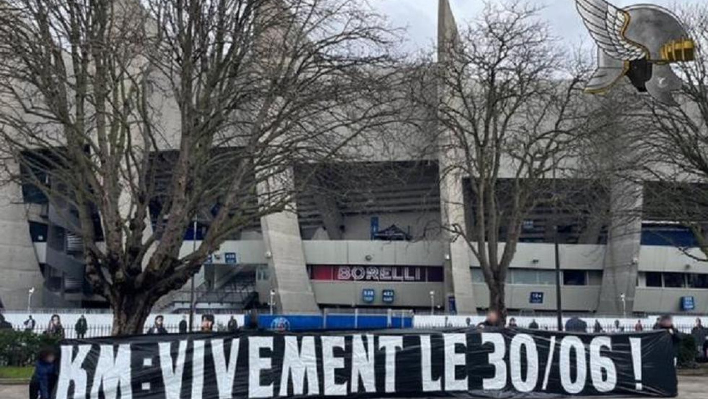 Πανό κατά του Μπαπέ από τους Ultras της Παρί Σεν Ζερμέν (pic)