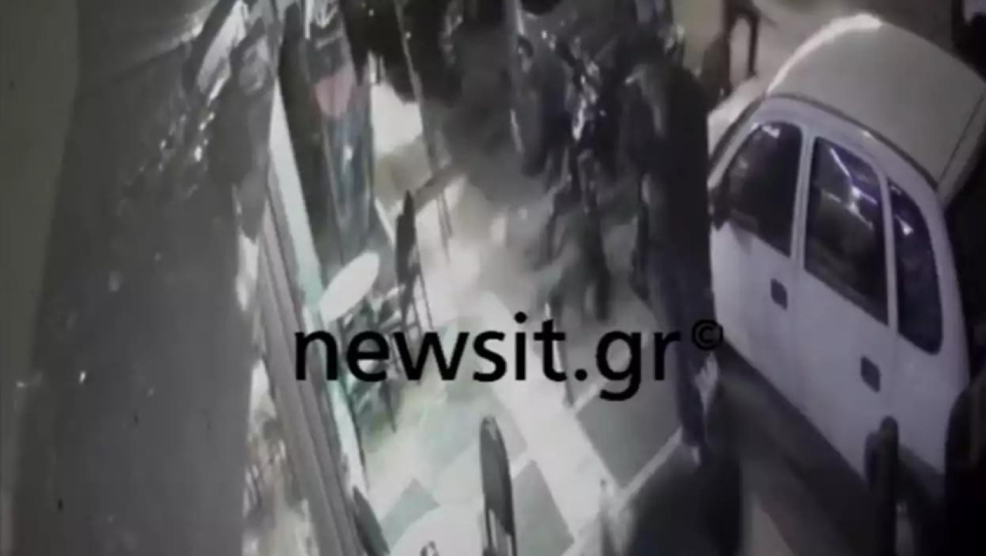 Η στιγμή που πυροβολούν στο κεφάλι τον Ιρανό στον Άγιο Παντελεήμονα