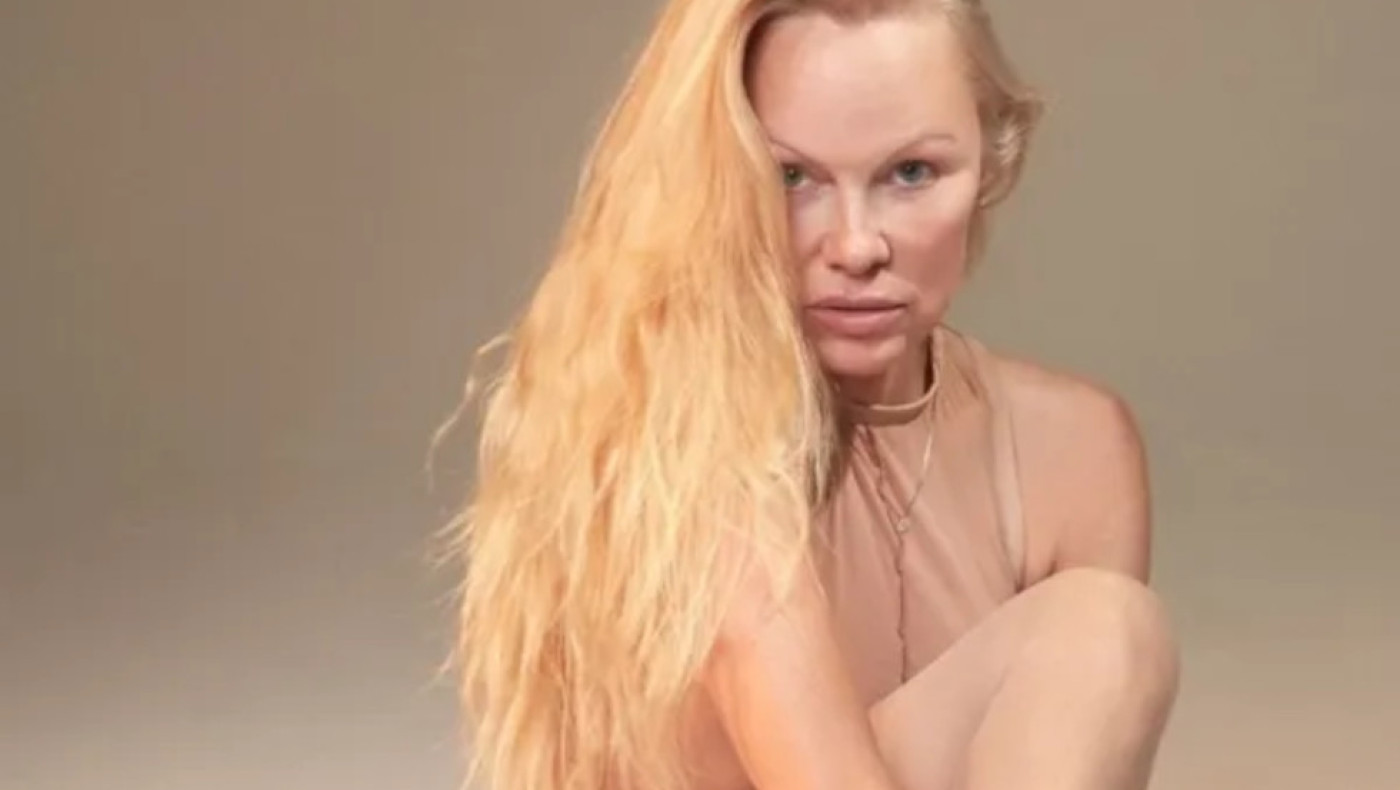 Πάμελα Άντερσον: Θέλω να προκαλέσω τη βιομηχανία ομορφιάς
