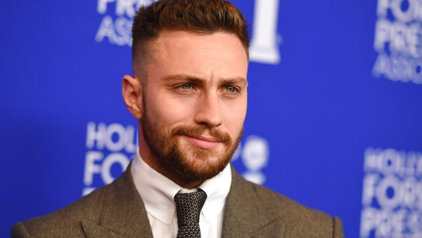 Βρέθηκε ο επόμενος Τζέιμς Μποντ - Ο Άαρον Τέιλορ-Τζόνσον προβάρει το σμόκιν του 007