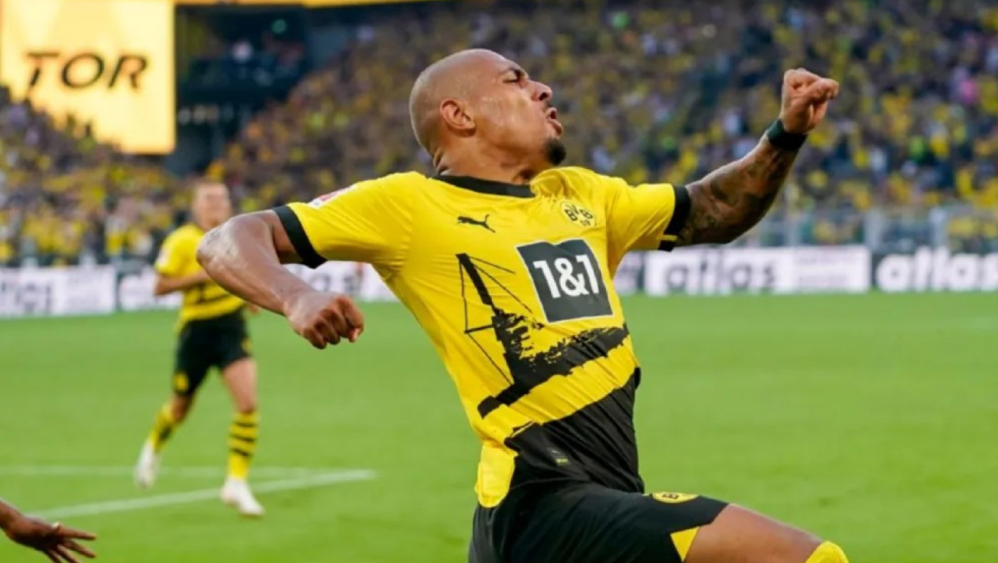 Κλείνει «αστέρα» της Ντόρτμουντ η Λίβερπουλ