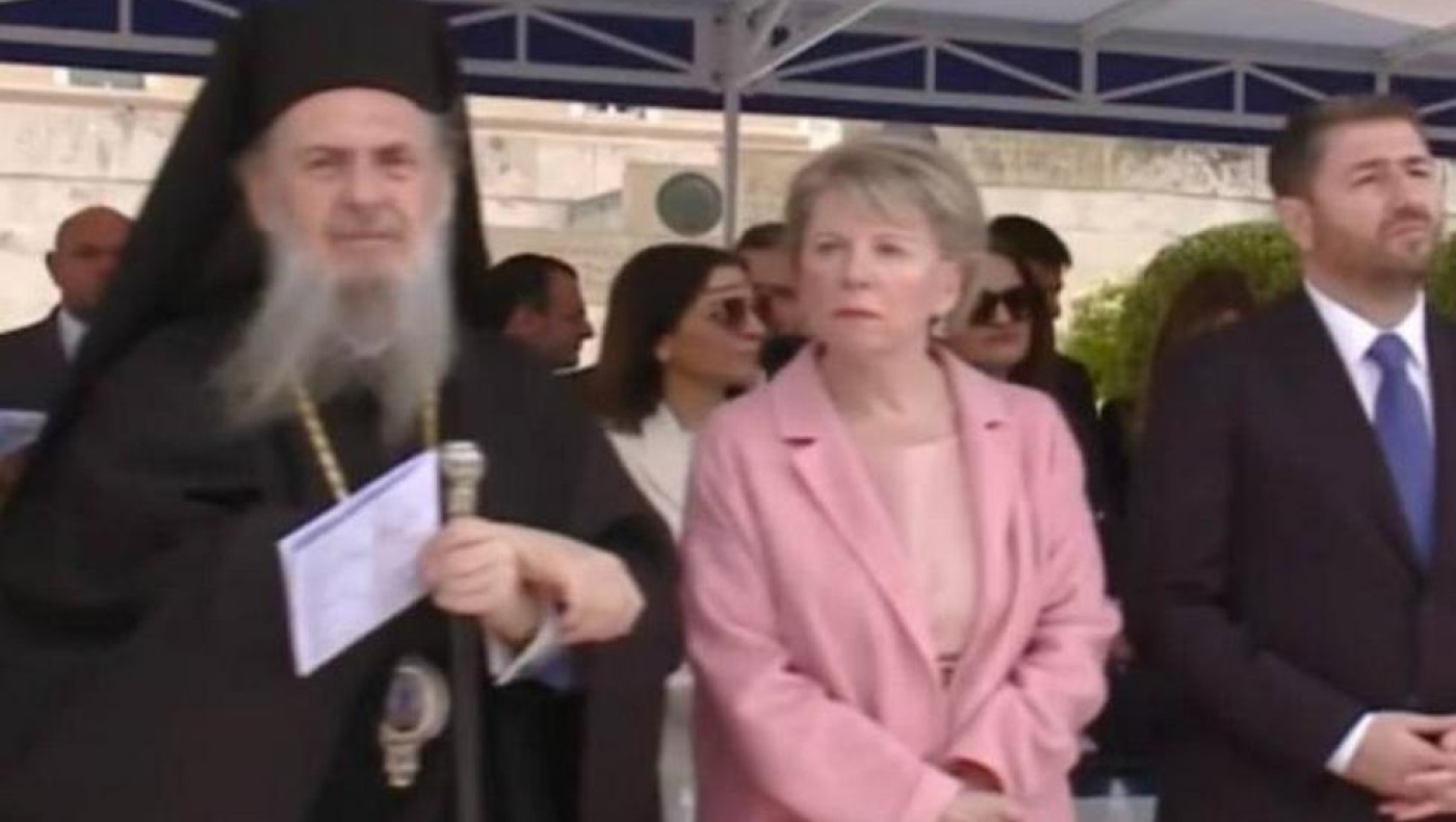 Ακρίτα: Καταγγέλλει την ΕΡΤ ότι την «έκοψε» από τις παρελάσεις