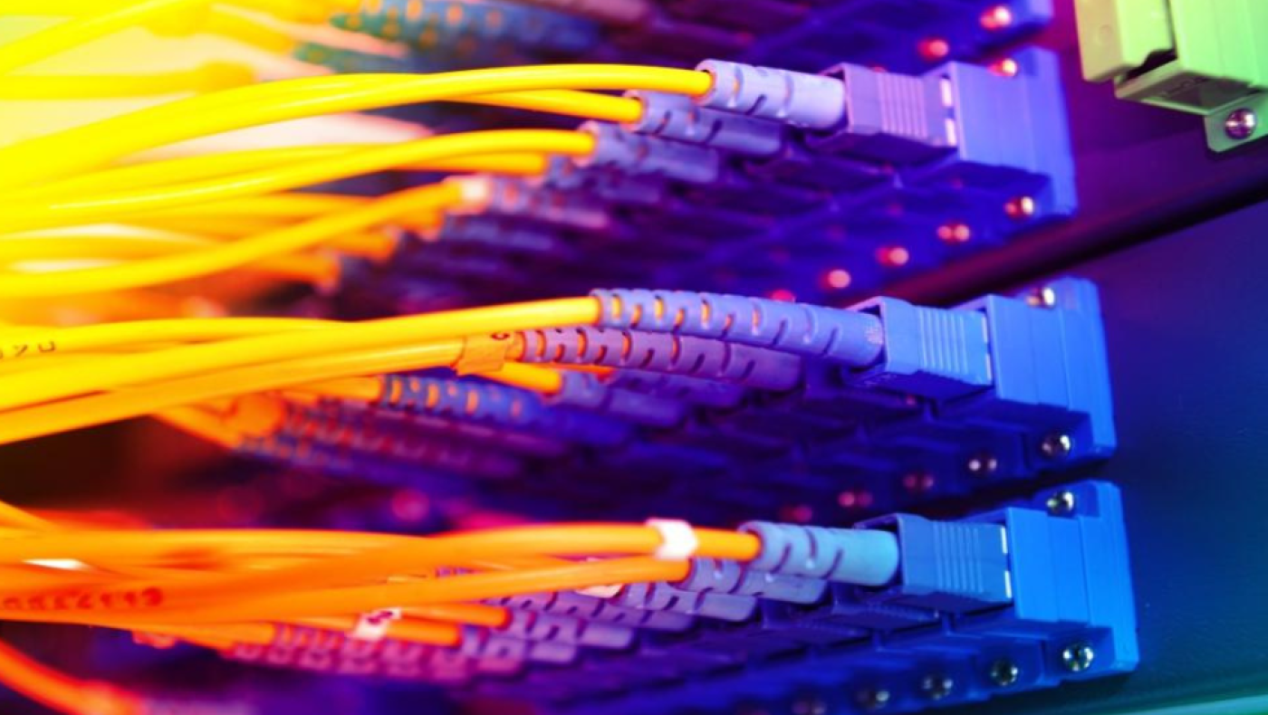 Φθηνό και... super fast ίντερνετ οπτικής ίνας με επενδύσεις 7 δισ. ευρώ