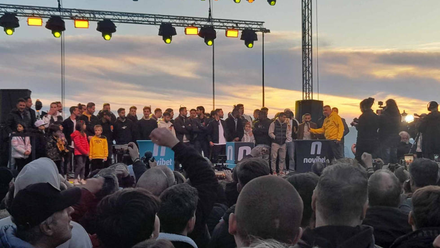 Άρης: Αποθέωση για την αντρική ομάδα-Ζήτησαν το Κύπελλο