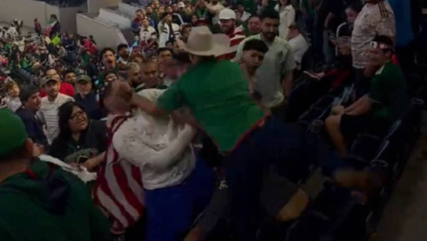 ΗΠΑ-Μεξικό: Άγριο ξύλο και ... ιπτάμενες μπίρες στις εξέδρες (vid)