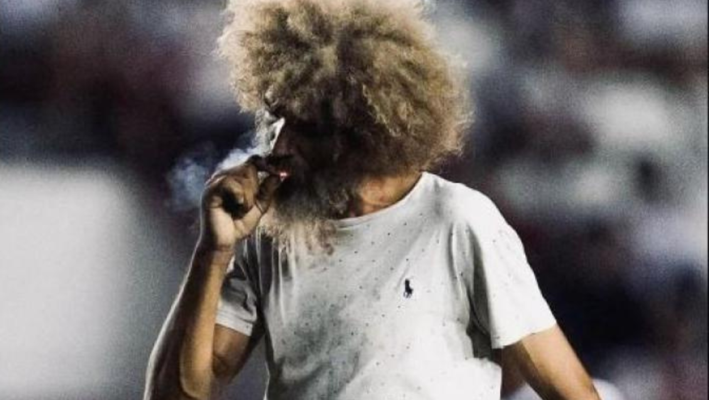 Βραζιλία: Οπαδός εισέβαλε στον αγωνιστικό χώρο καπνίζοντας μαριχουάνα και πίνοντας αλκοόλ (vids)