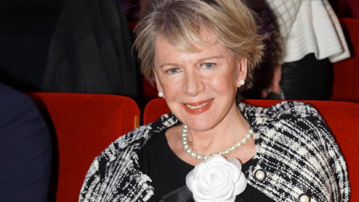 Με μια φωτό και σχόλιο «καρφώνονται μόνοι τους»: Η αιχμηρή ανάρτηση της Έλενας Ακρίτα για το «Βήμα»