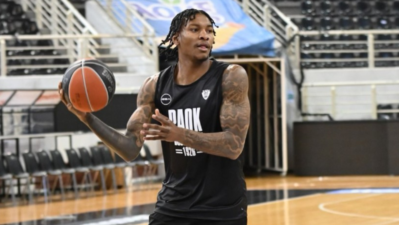 ΠΑΟΚ: Φρενίτιδα για τον Πόρτερ – Αυτόγραφα και φωτογραφίες στην προπόνηση (vid)