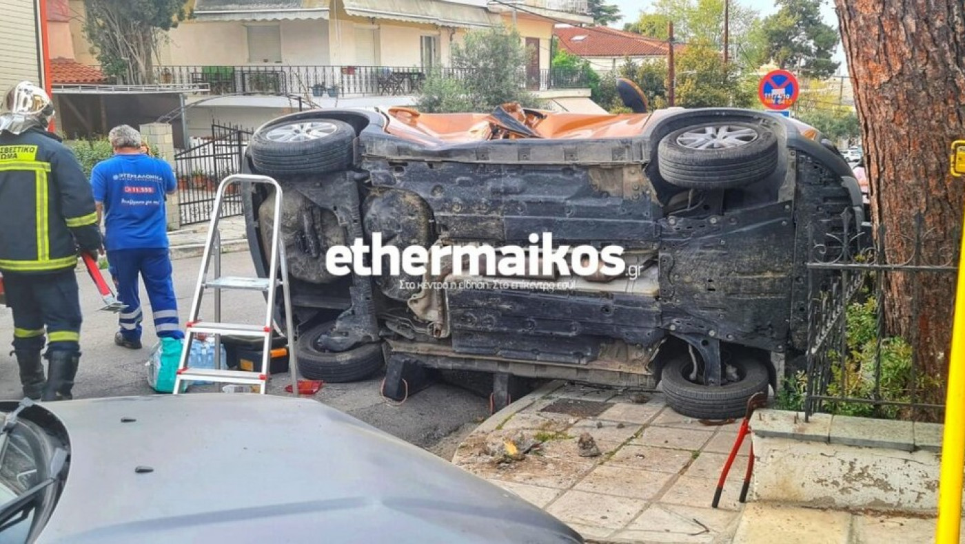 Θεσσαλονίκη: Σφοδρή σύγκρουση αυτοκινήτων στην Περαία (pics)