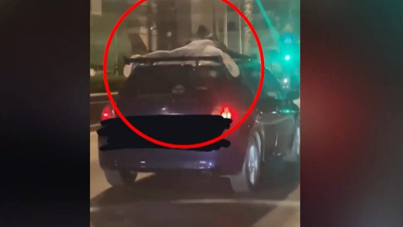 Car Surfing: Το νέο επικίνδυνο challenge στα social media-Γαντζώνονται στις οροφές των αυτοκινήτων