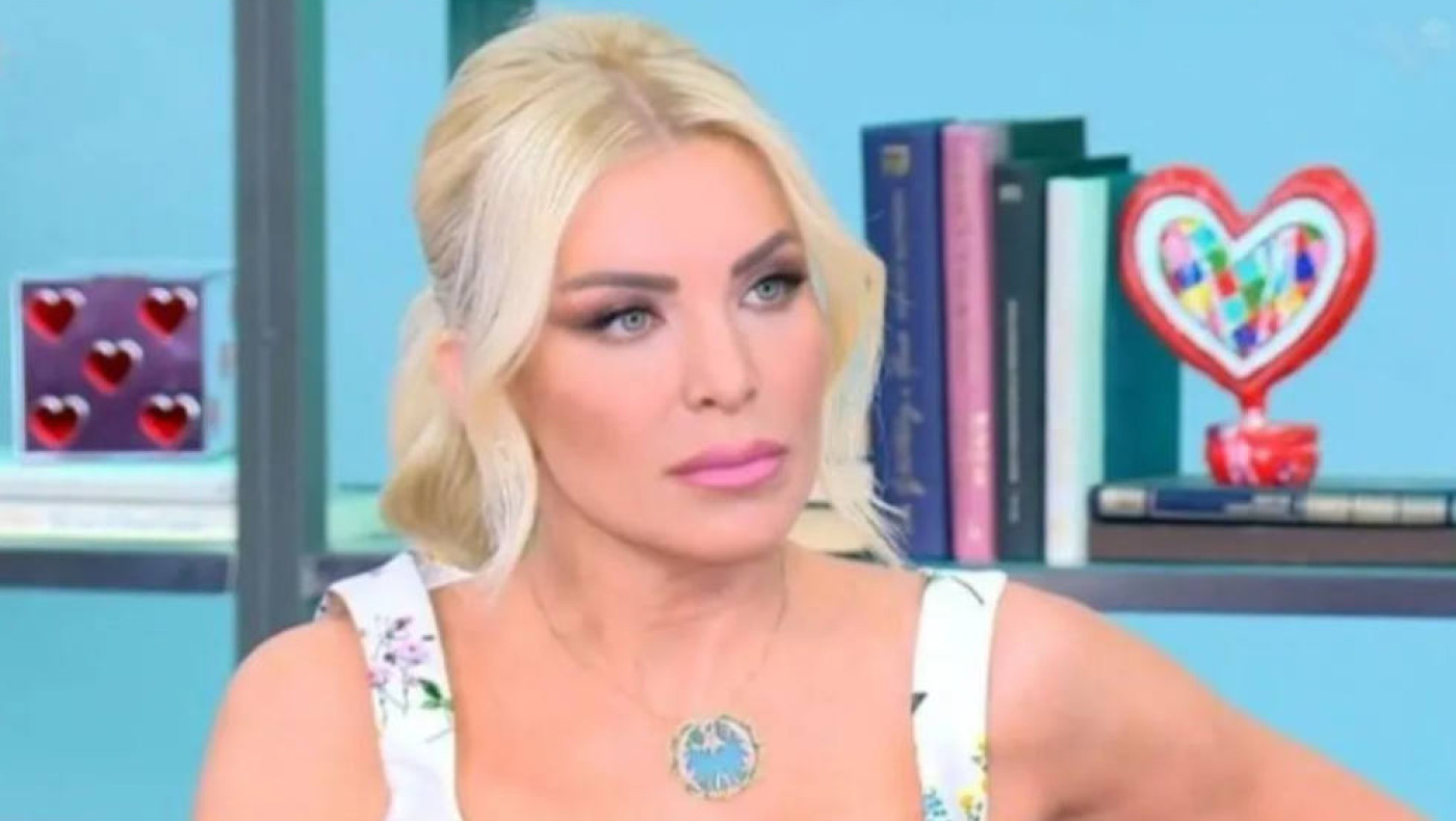 Κατερίνα Καινούργιου: Τράκαραν το αυτοκίνητό της, το... ραβασάκι που άφησαν