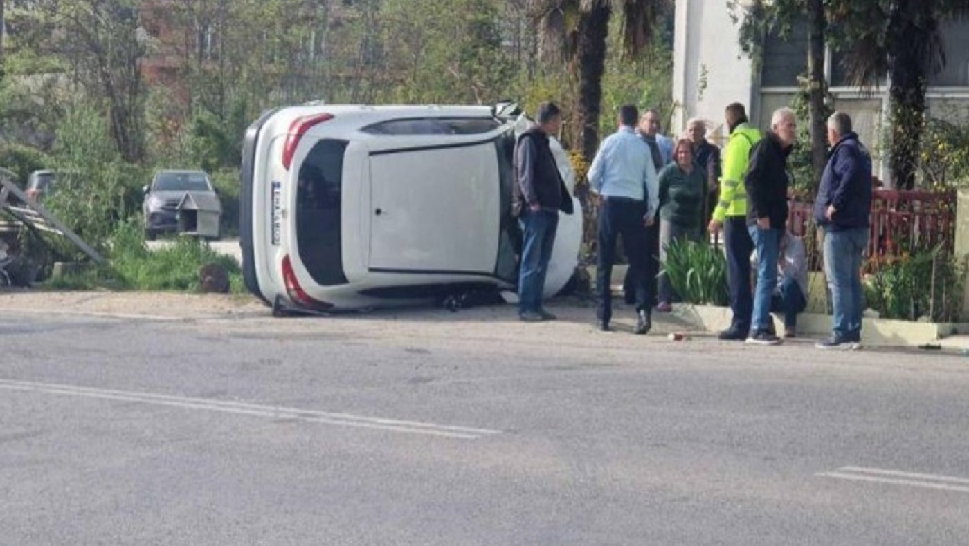 Βέροια: Όχημα προσέκρουσε σε στάση λεωφορείου - Δυο νεκροί
