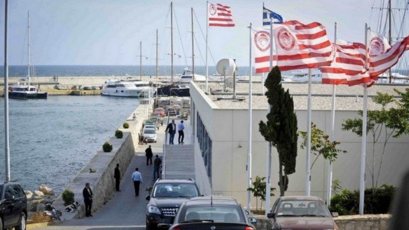 Απίστευτη πρόκληση Ολυμπιακού: «Κλόουν και φιλοξενούμενος ο Σαββίδης»