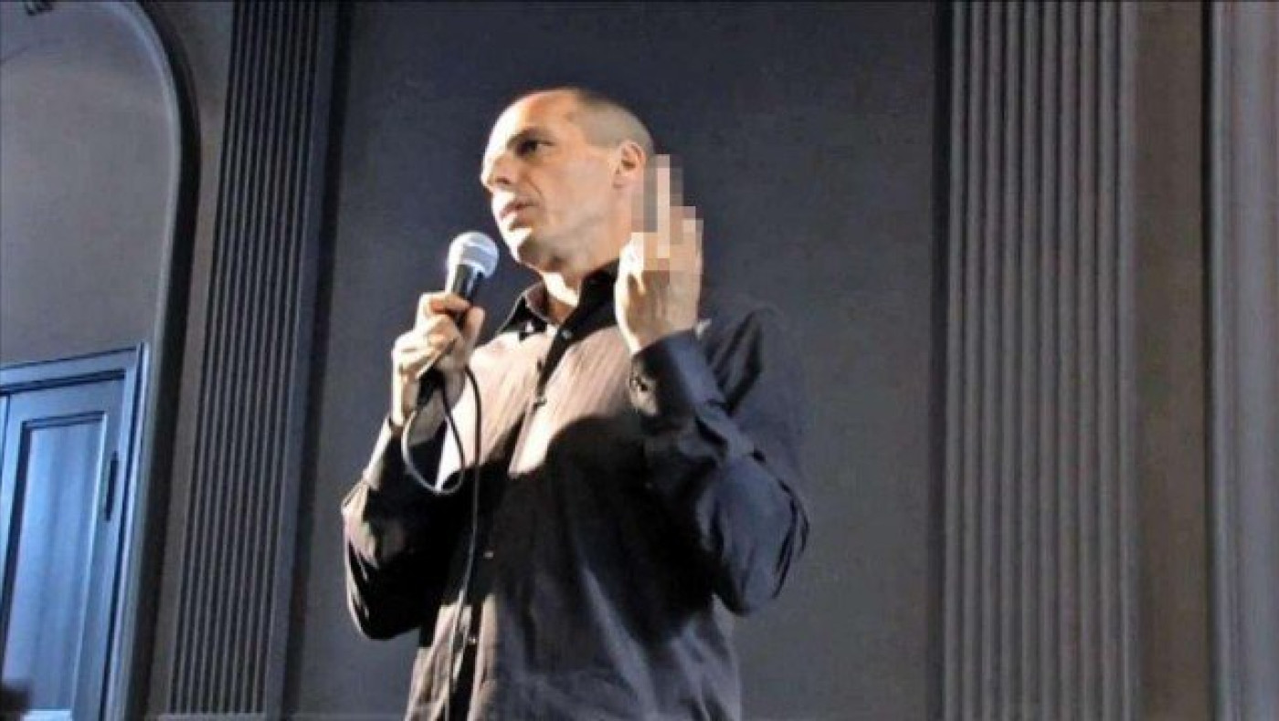 Βραβεύτηκε το ΒΙΝΤΕΟμε το υψωμένο μεσαίο δάχτυλο του Γιάνη Βαρουφάκη