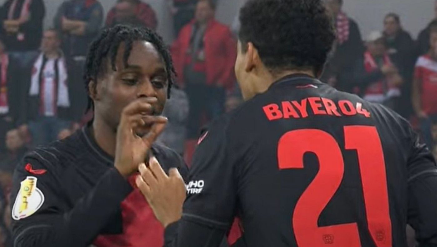 Οι παίκτες της Λεβερκούζεν γιόρτασαν την νομιμοποίηση της κάνναβης με... εικονικό τσιγάρο