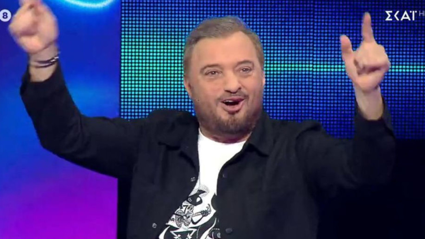 Χαμός στο πλατό του «Μονομάχου» μετά από ερώτηση για το Euro 2004: «Όλη η Ελλάδα έβλεπε τελικό-Τι έβλεπες τότε;» (vid)