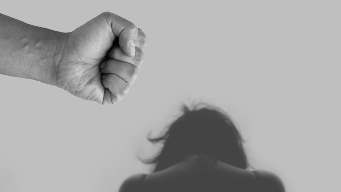 Θεσσαλονίκη: Εξανάγκαζε τη σύντροφό του να εκδίδεται και την ξυλοκοπούσε!