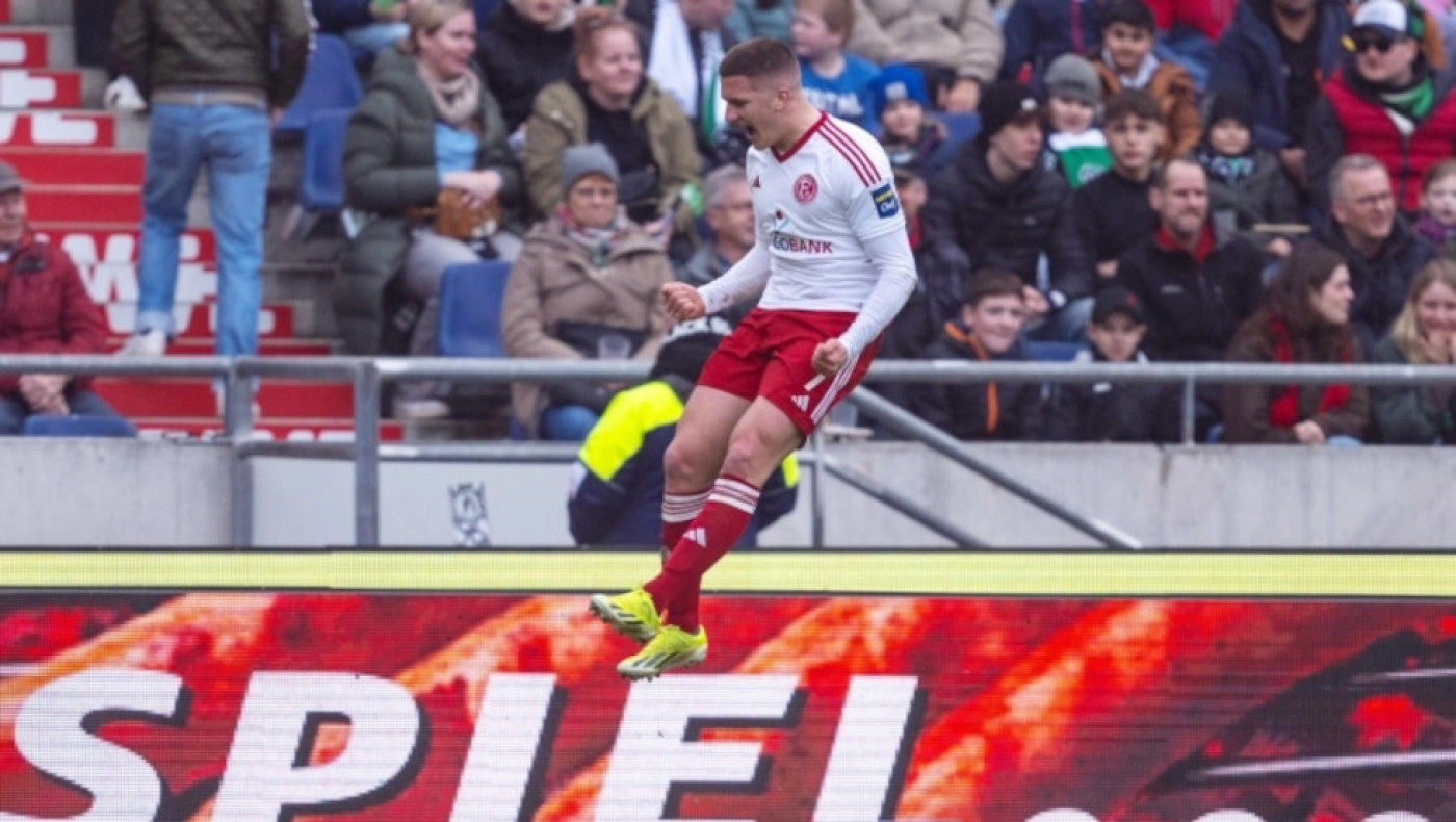 Συνεχίζει να τρελαίνει κόσμο ο Τζόλης στη Γερμανία